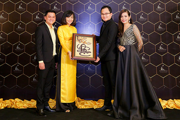 kỷ niệm 6 năm thành lập công ty Phát Hoàng Gia