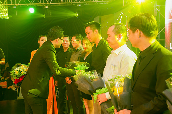 kỷ niệm 6 năm thành lập công ty Phát Hoàng Gia