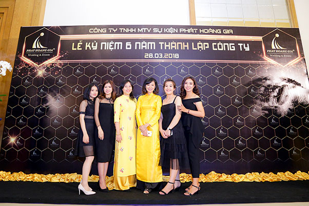 kỷ niệm 6 năm thành lập công ty Phát Hoàng Gia