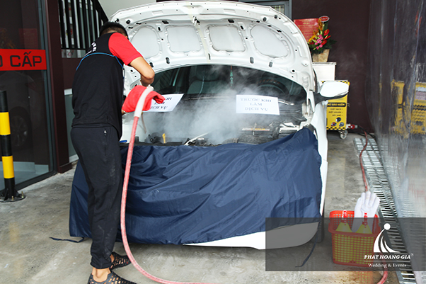 khai trương dịch vụ rửa và chăm sóc xe M1