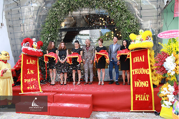 khai trương showroom áo cưới Rin Wedding cn thứ 4