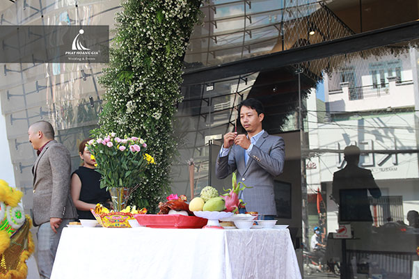 khai trương showroom áo cưới Rin Wedding cn thứ 4