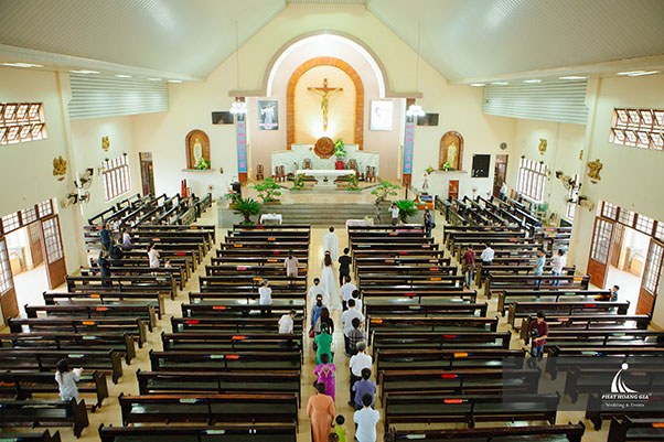 tổ chức lễ cưới tại nhà thờ và những điều lưu ý