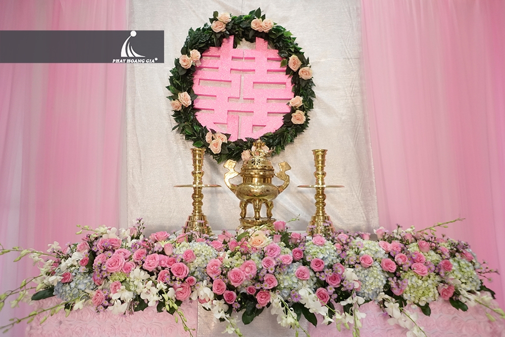 tiệc cưới màu hồng