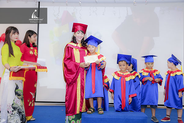 Lễ tổng kết năm học 2018 - Trường mầm non Vũ Trụ Xanh