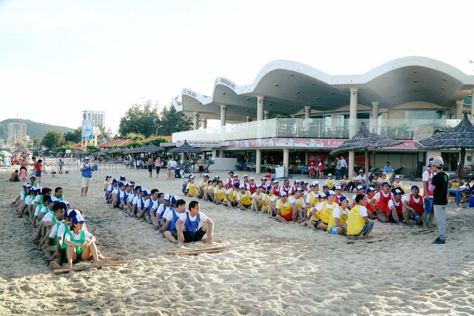 Tổ chức Team building