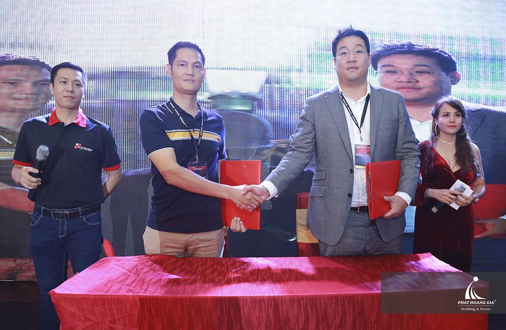 Ra mắt sàn giao dịch Biztranex Việt Nam