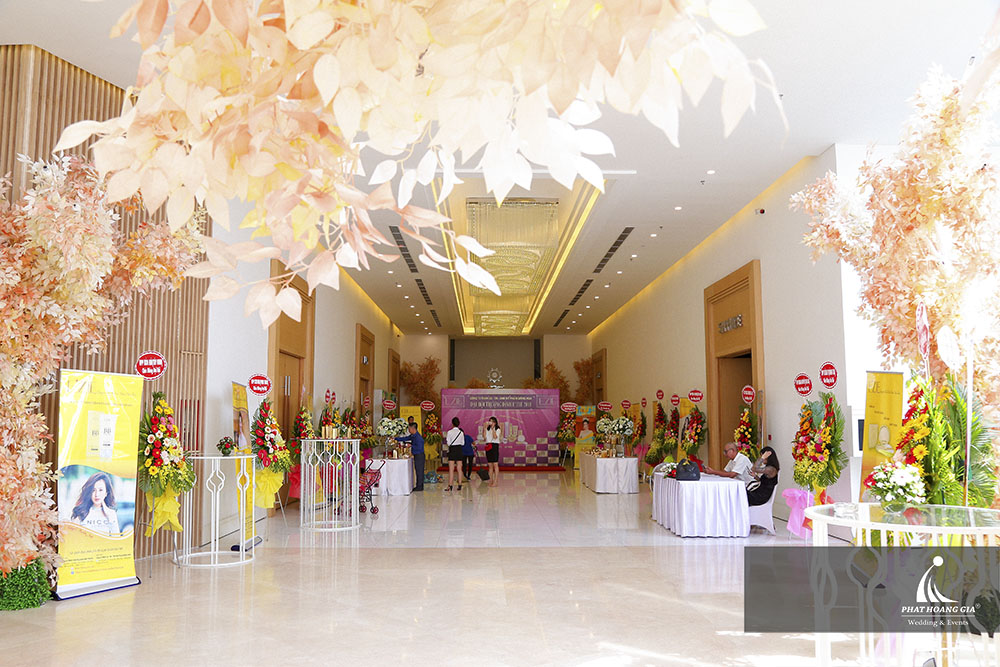 Tri ân khách hàng - Đại hội thượng đỉnh E'zie 2018