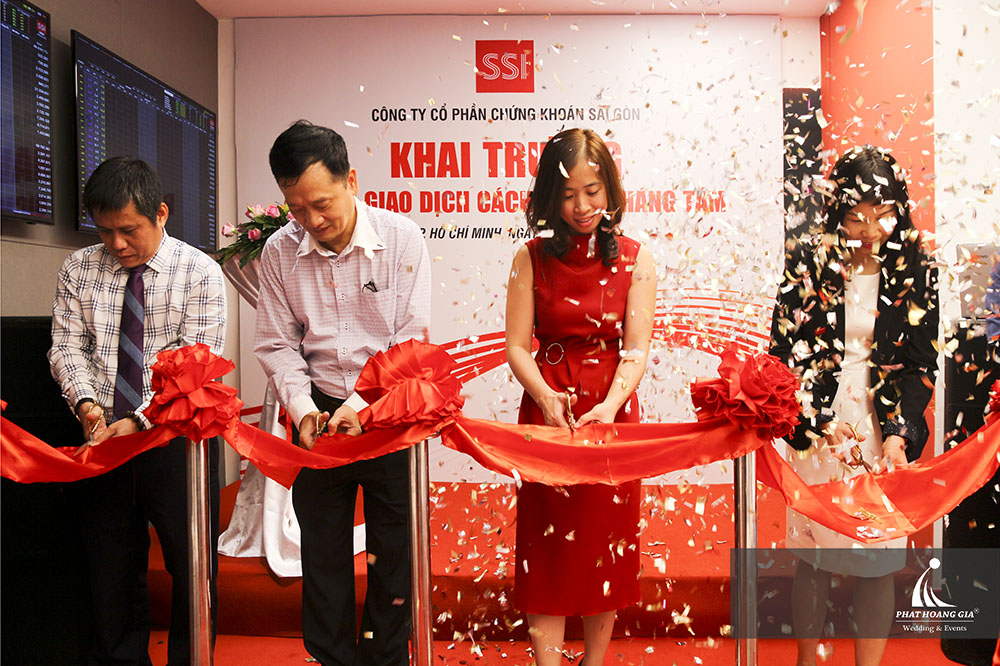 Khai trương phòng giao dịch SSI Cách Mạng Tháng Tám