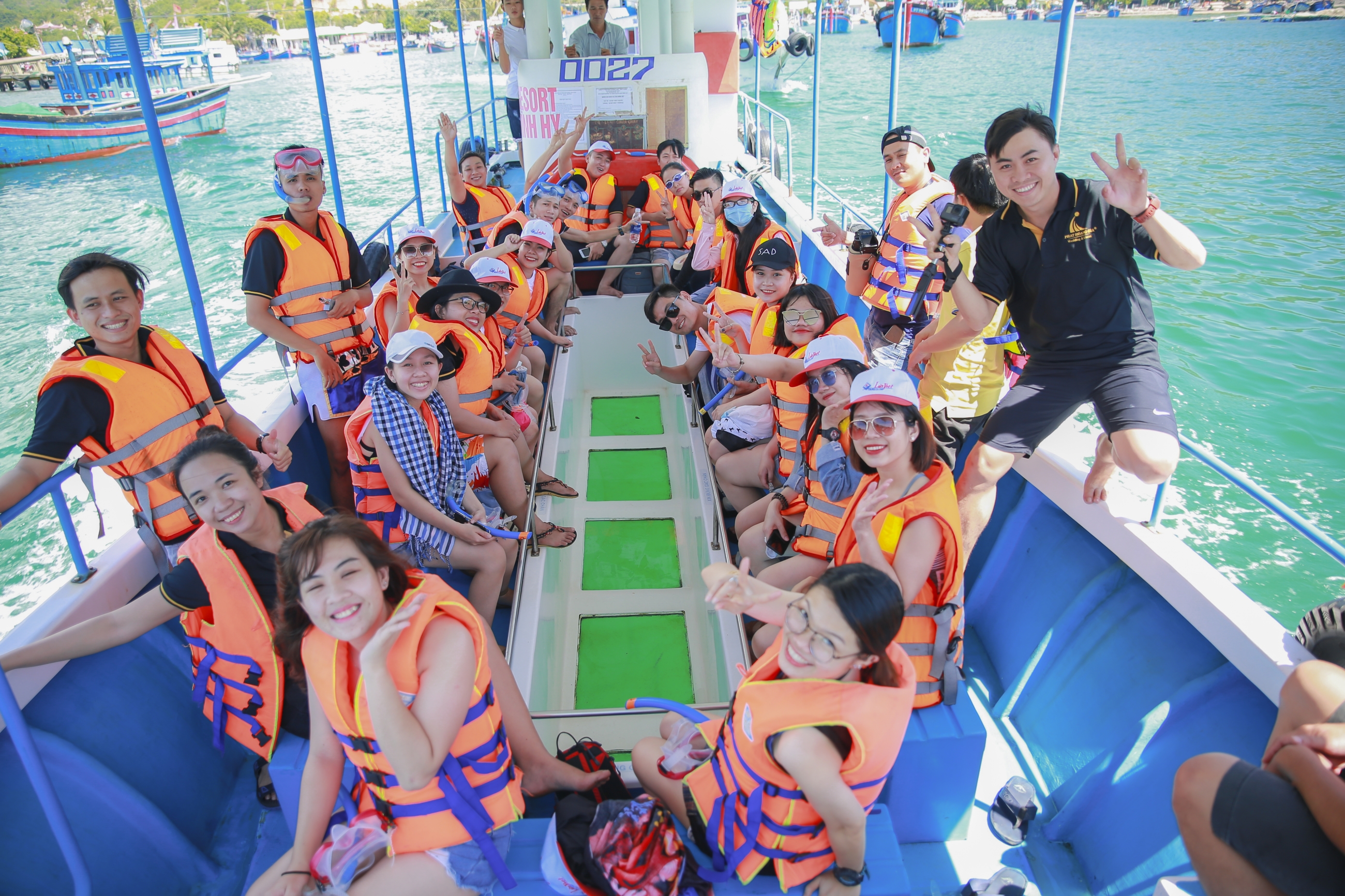 Phát Hoàng Gia Teambuilding - 6 years 1 way