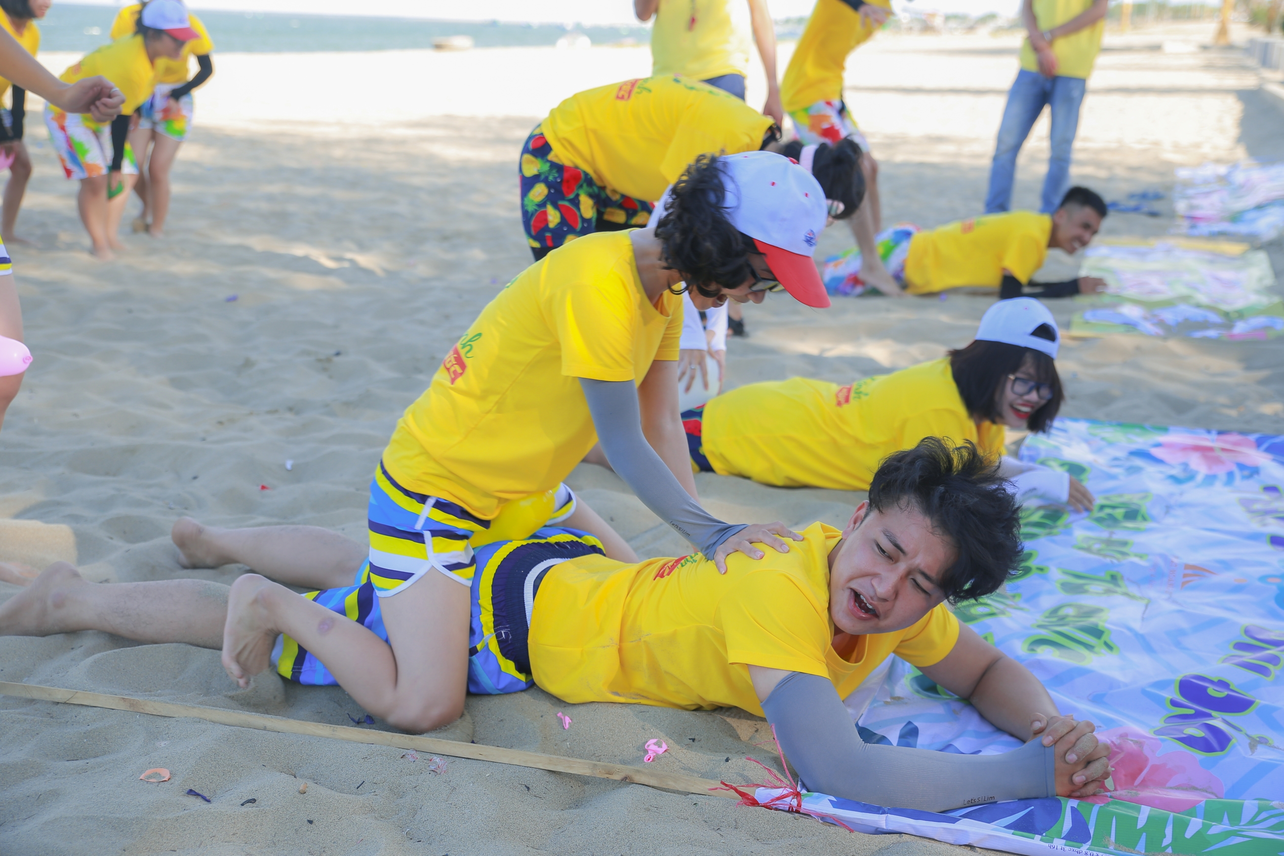 Phát Hoàng Gia TEambuilding - 6 years 1 way