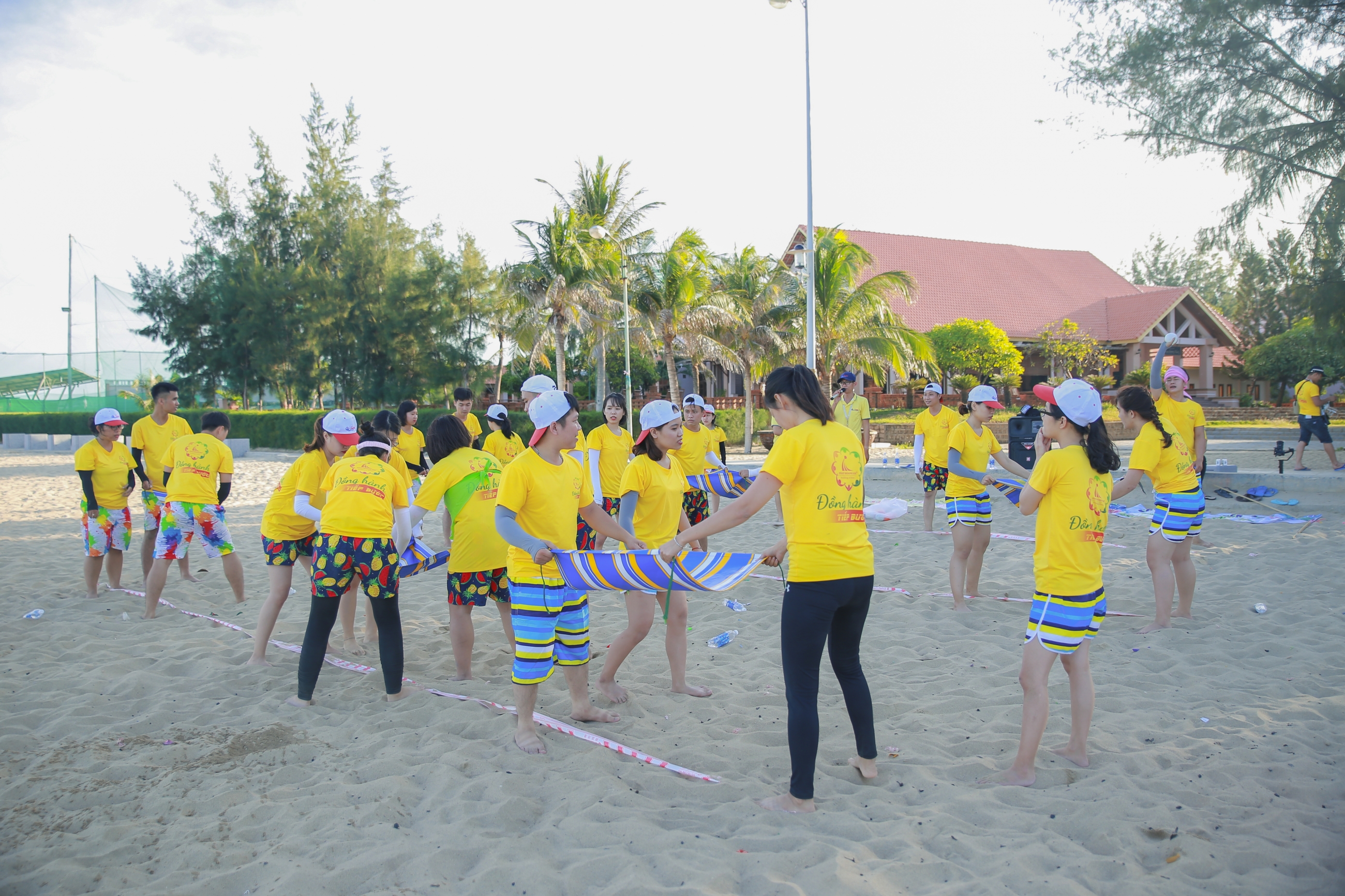 Phát Hoàng Gia TEambuilding - 6 years 1 way