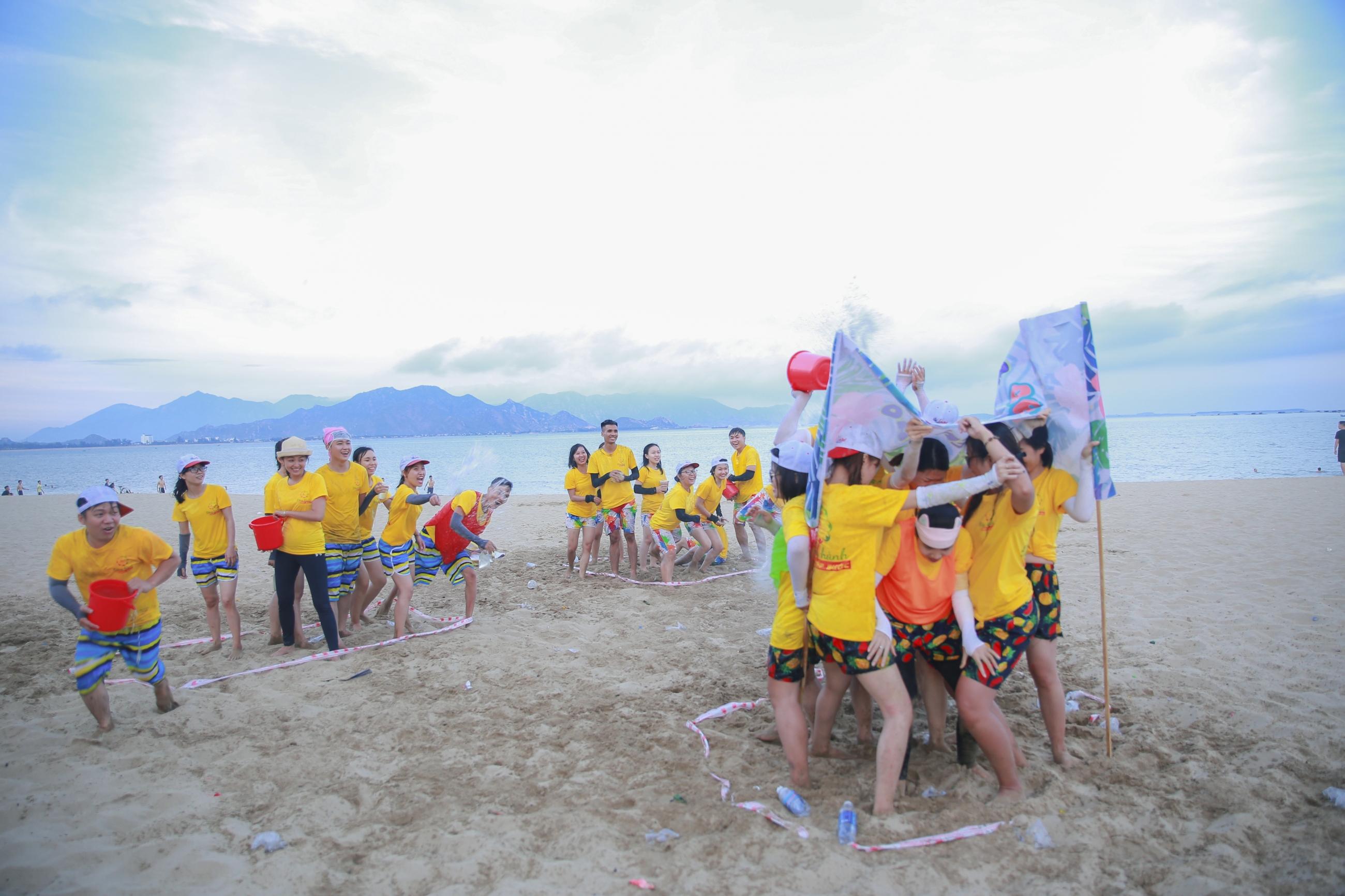 Phát Hoàng Gia TEambuilding - 6 years 1 way