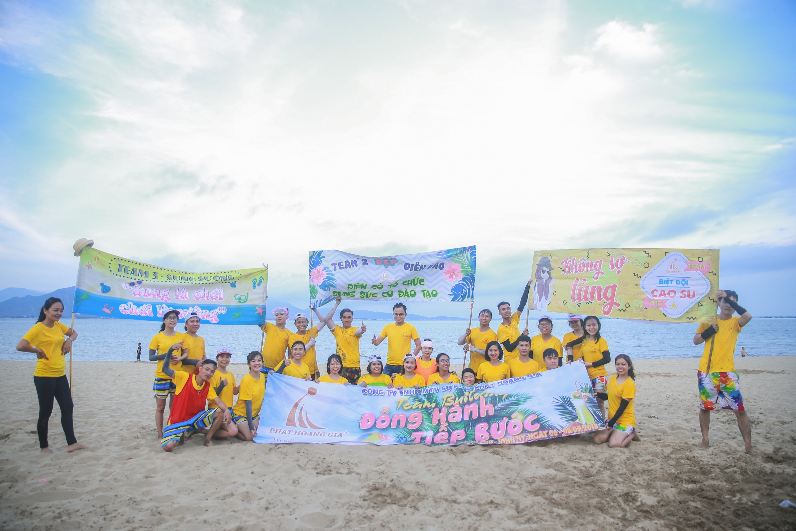 Phát Hoàng Gia TEambuilding - 6 years 1 way