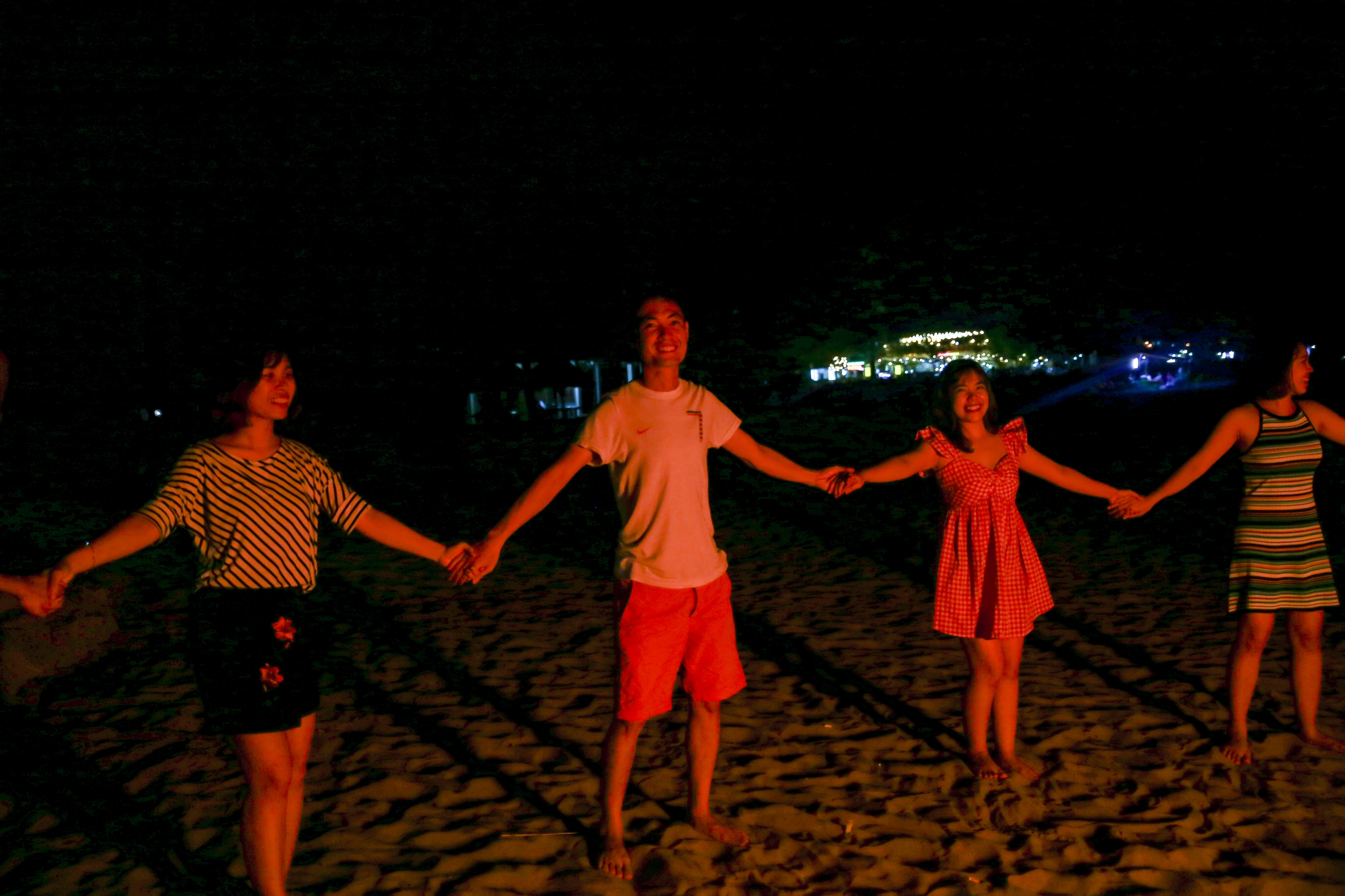 Phát Hoàng Gia TEambuilding - 6 years 1 way