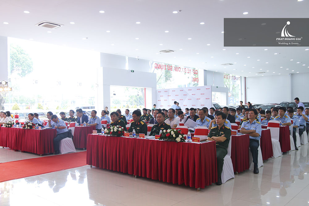 Quân chủng PKKQ khai mạc lớp huấn luyện thợ sửa chữa xe ô tô thế hệ mới 2018”