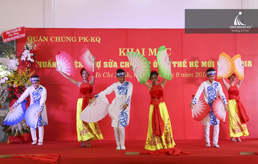 Quân chủng PKKQ khai mạc lớp huấn luyện thợ sửa chữa xe ô tô thế hệ mới 2018”