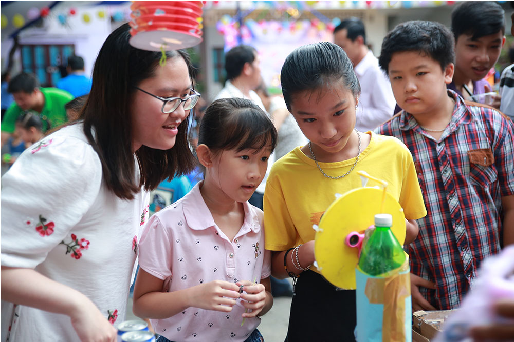 Đêm hội trăng rằm - Công ty Môi trường đô thị