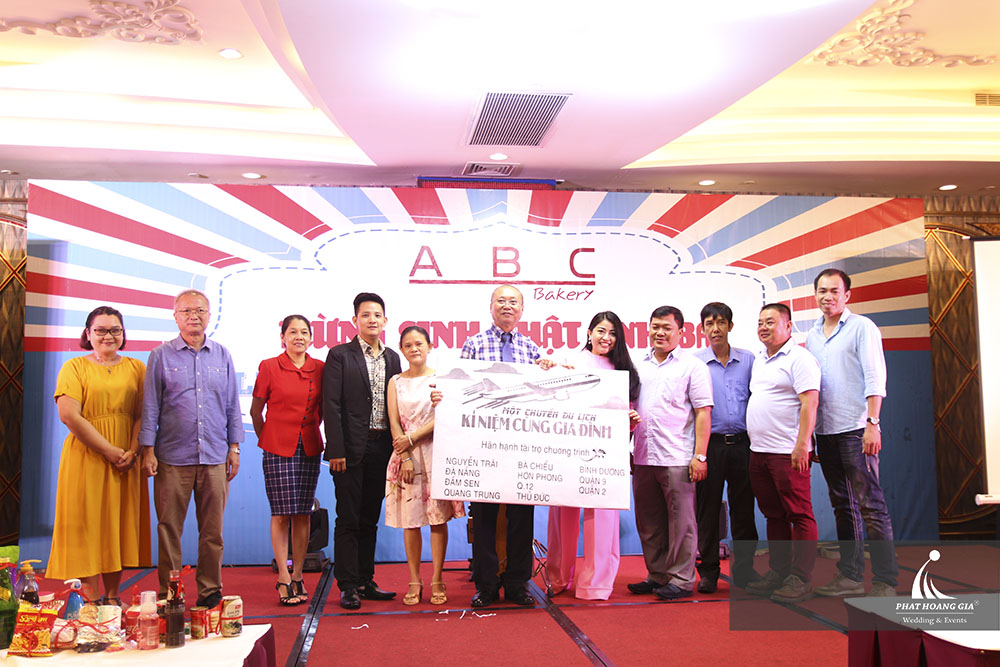 Tiệc sinh nhật giám đốc ABC Bakery