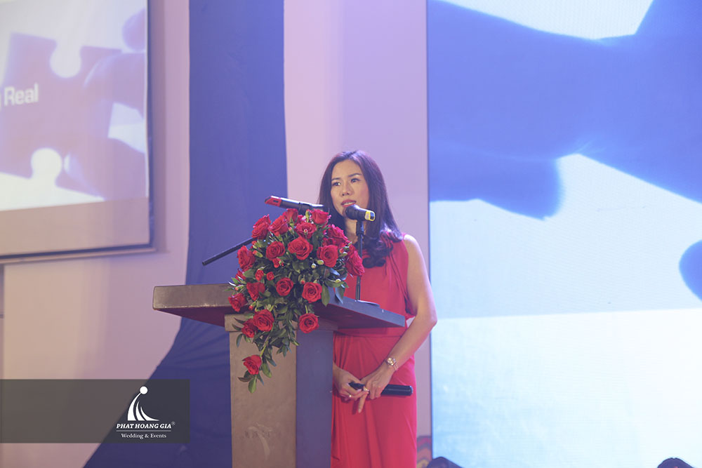 Tất niên Thăng Long Real Group - Dạ tiệc đỏ