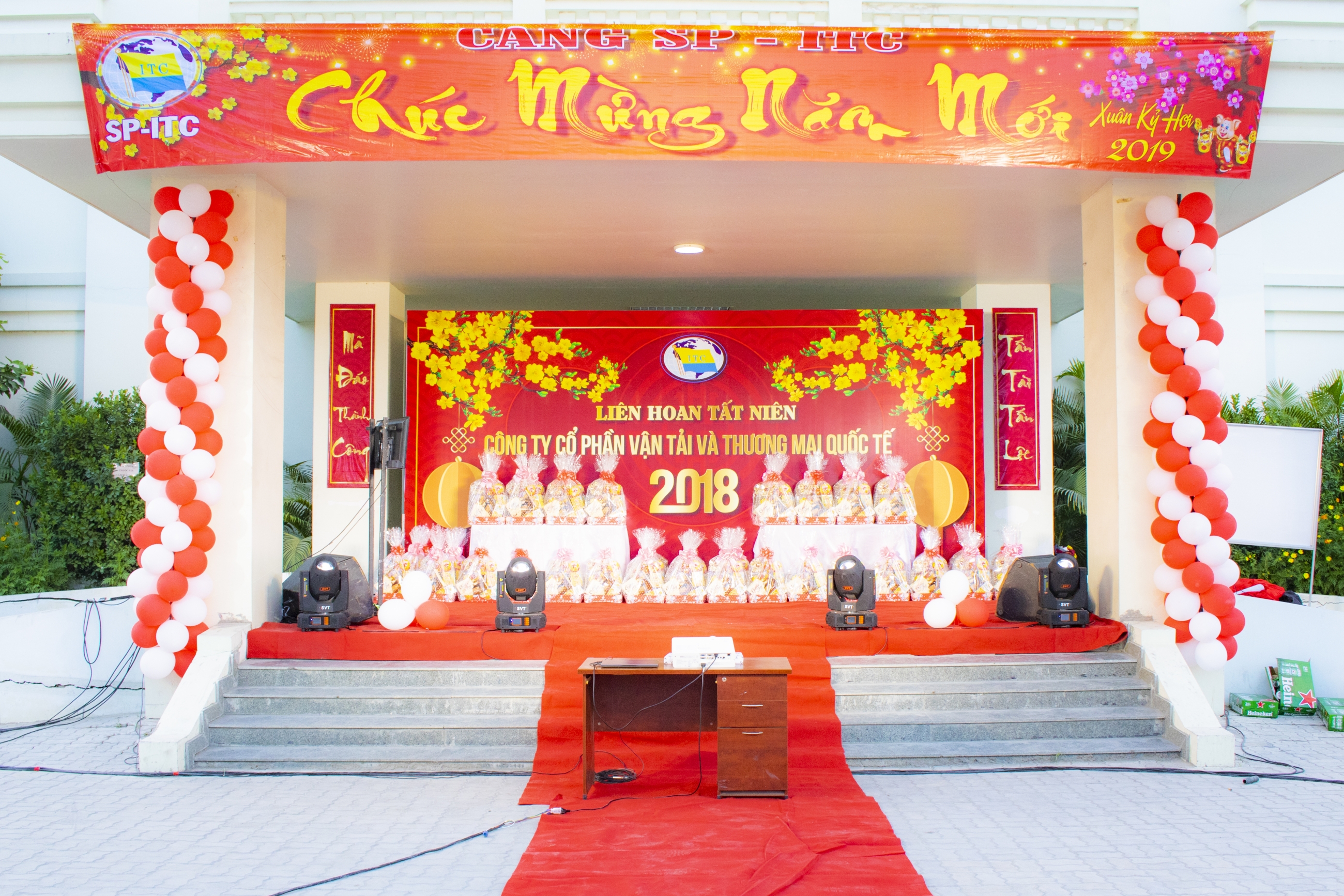 Liên hoan tất niên 2018 – Công ty CP Vận tải & TM Quốc tế