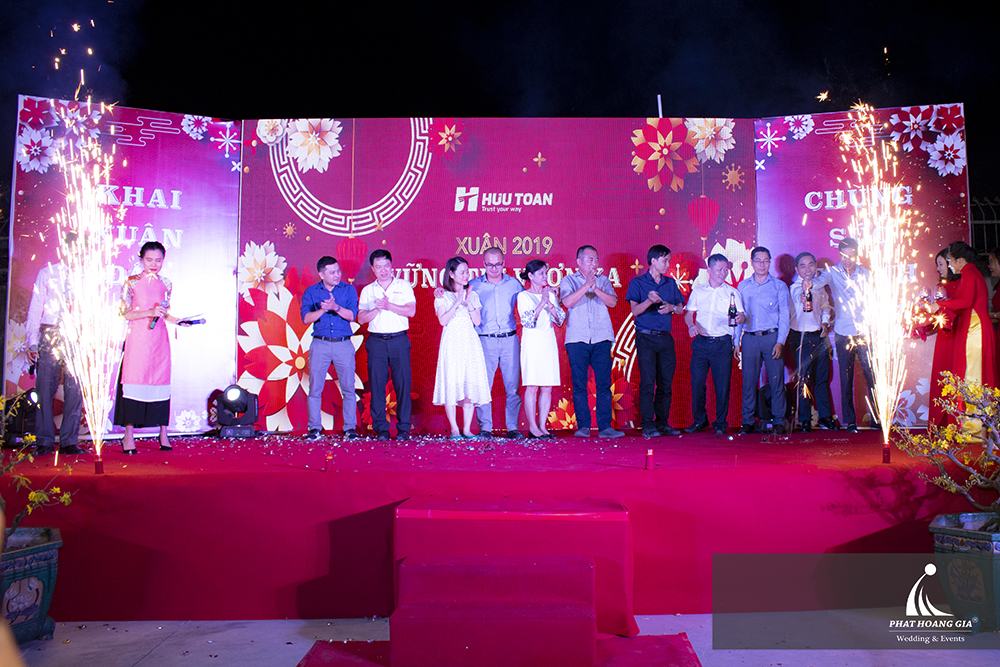 Year end party Công ty TNHH Hữu Toàn 
