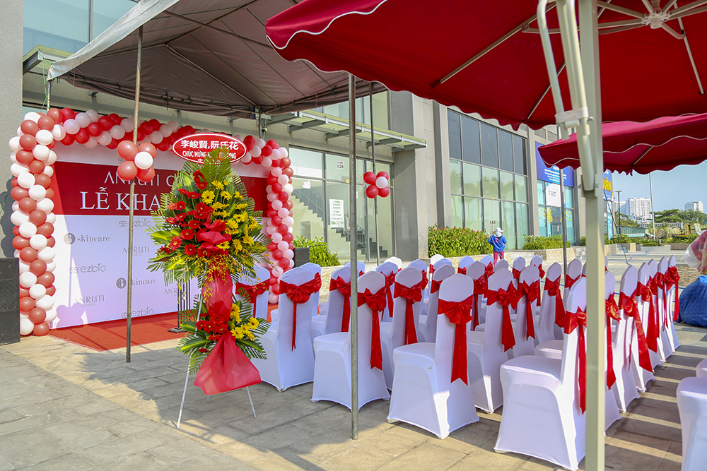 Lễ khai trương thương hiệu Anruti Cosmetic