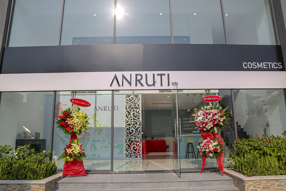 Lễ khai trương thương hiệu Anruti Cosmetic