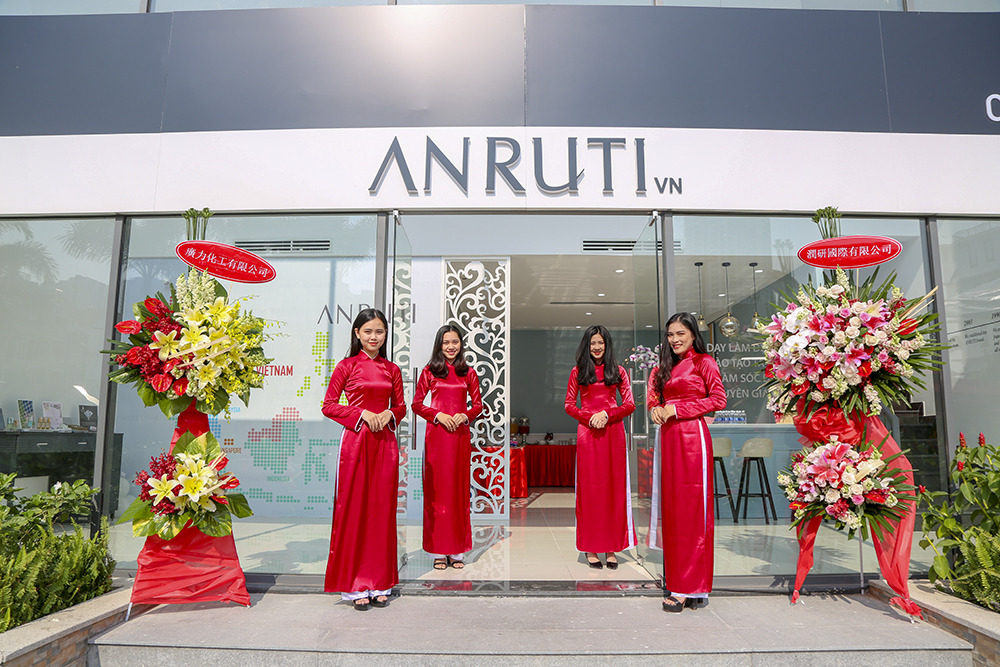 Lễ khai trương thương hiệu Anruti Cosmetic