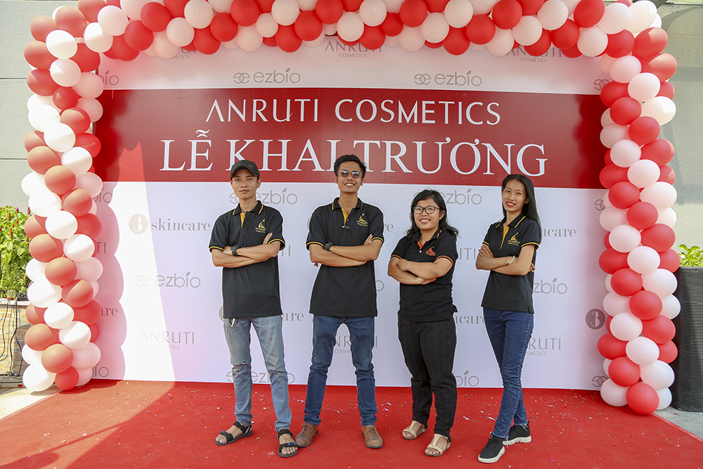 “ Lễ khai trương thương hiệu Anruti Cosmetic