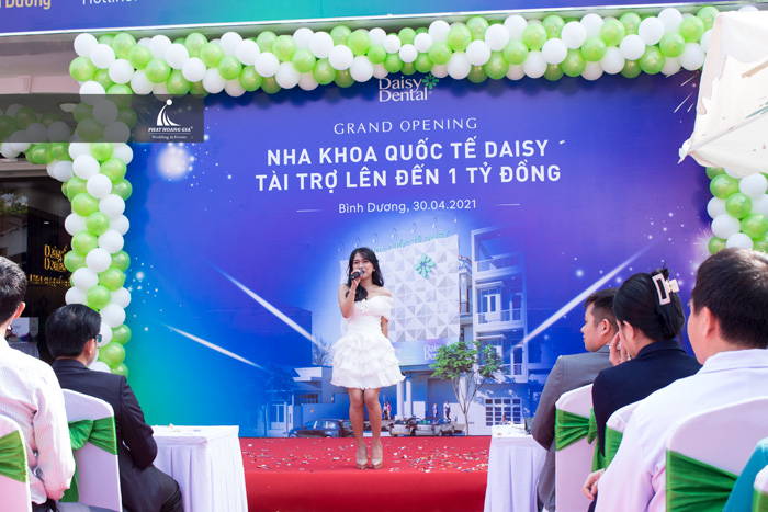 Ca sĩ góp vui chương trình