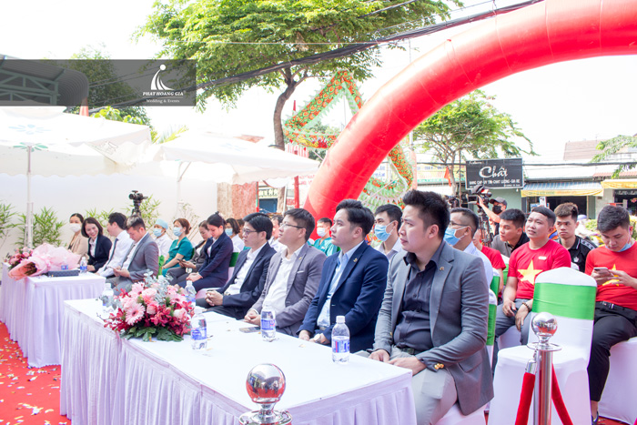 Đông đảo khách mời tham dự