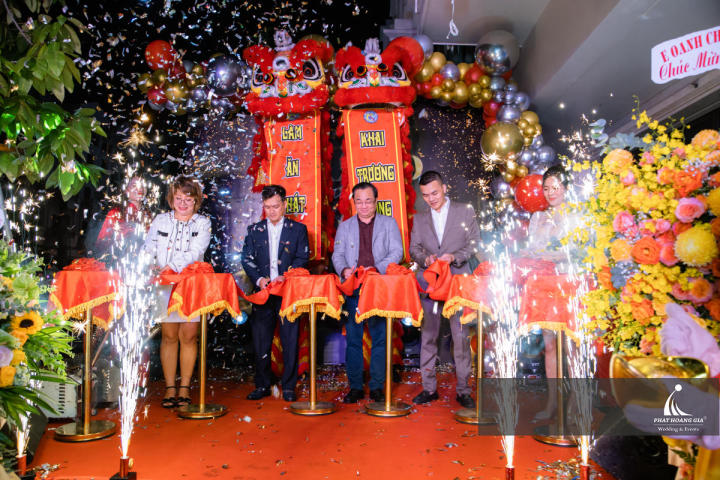 khai trương nhà hàng SEA A GARDEN