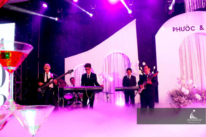 Tổ chức tiệc cưới trọn gói