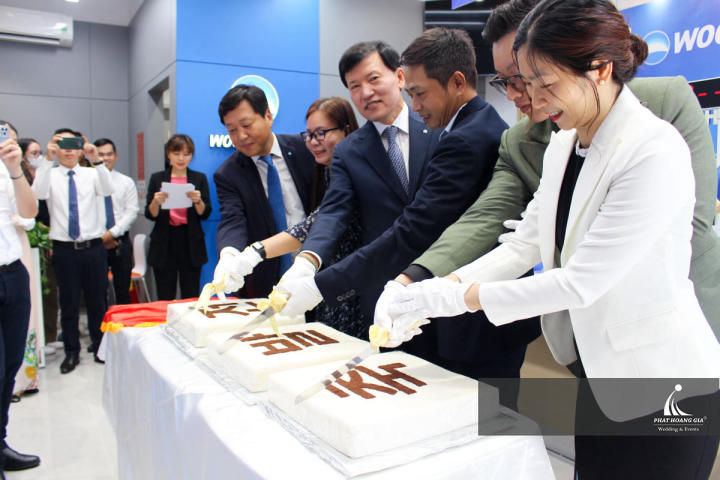 Khai trrương phòng giao dịch ngân hàng