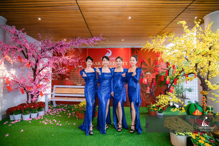 YEAR END PARTY 2022 - MOON LAND