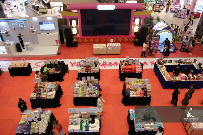 trang trí aeon mall