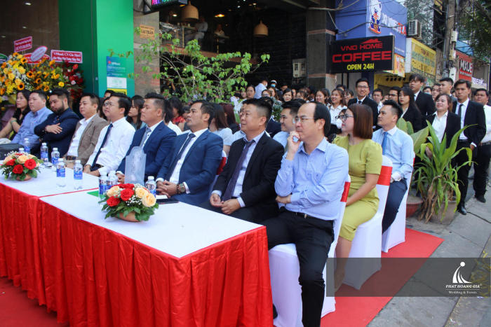 Khai trương ngân hàng VPbank