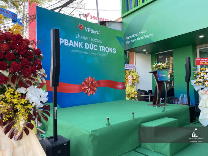 Khai trương ngân hàng