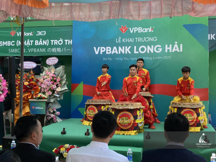 khai trương vp bank