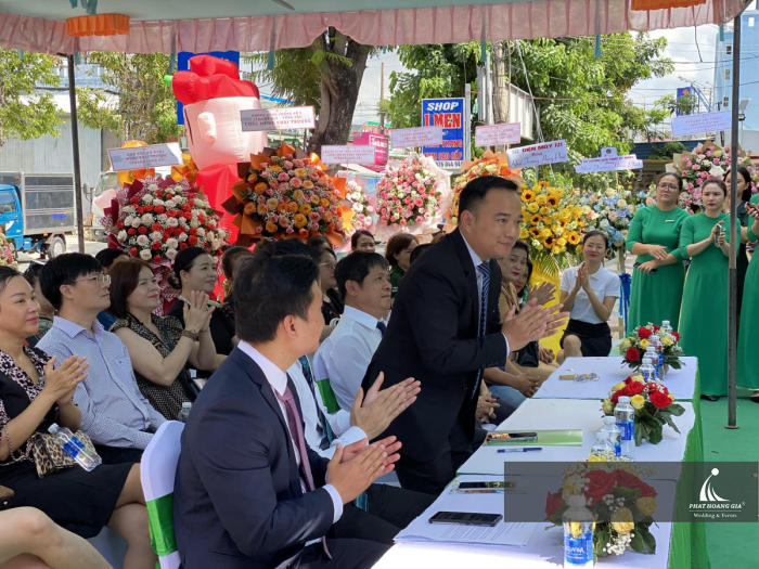 khai trương vp bank