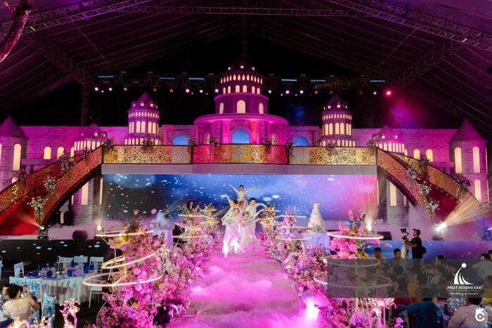 Tổ chức tiệc cưới trọn gói