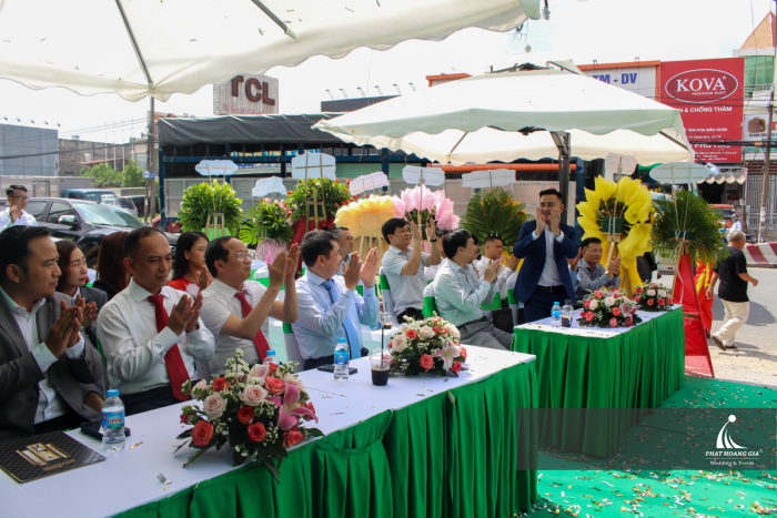 khai trương ngân hàng