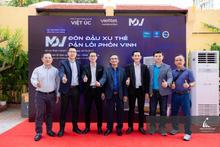 ra mắt sản phẩm