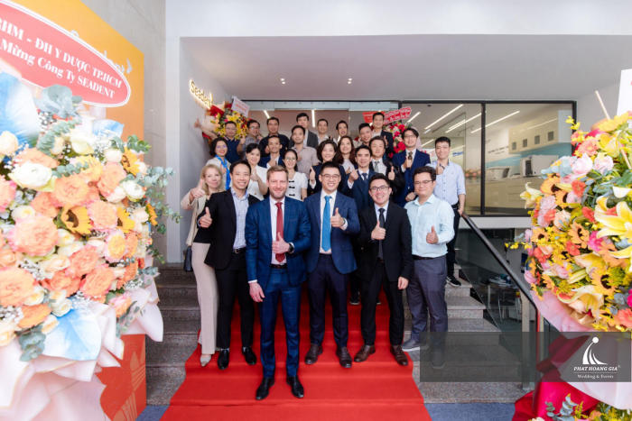 khai trương showroom