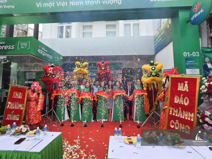 khai truong vp bank