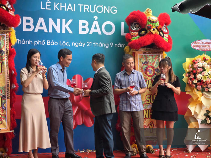 khai trương VP bank
