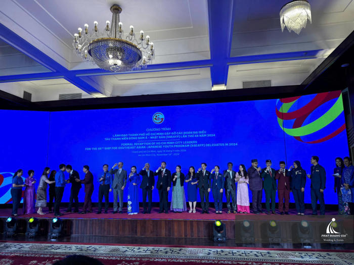 Tàu thanh niên Đông Nam Á