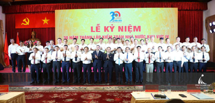 kỷ niệm 30 năm thành lập