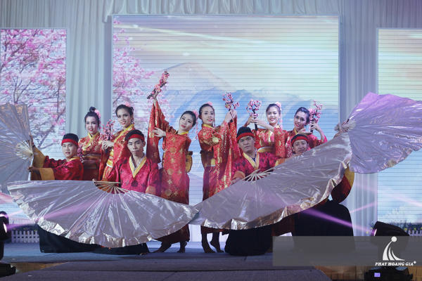 cung cấp vũ đoàn nhóm nhảy chuyên nghiệp 8